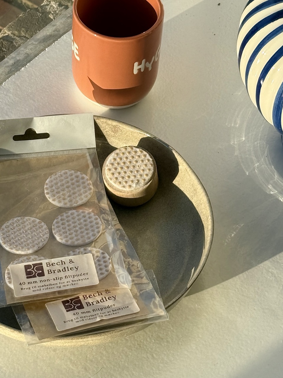 Bech & Bradley filtpuder til møbelben — beskytter gulvet mod ridser og mærker
